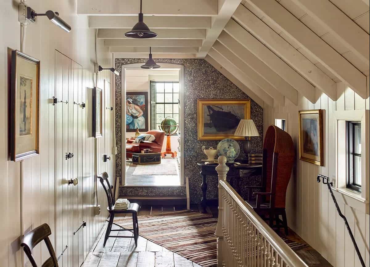 traditonal style hallway