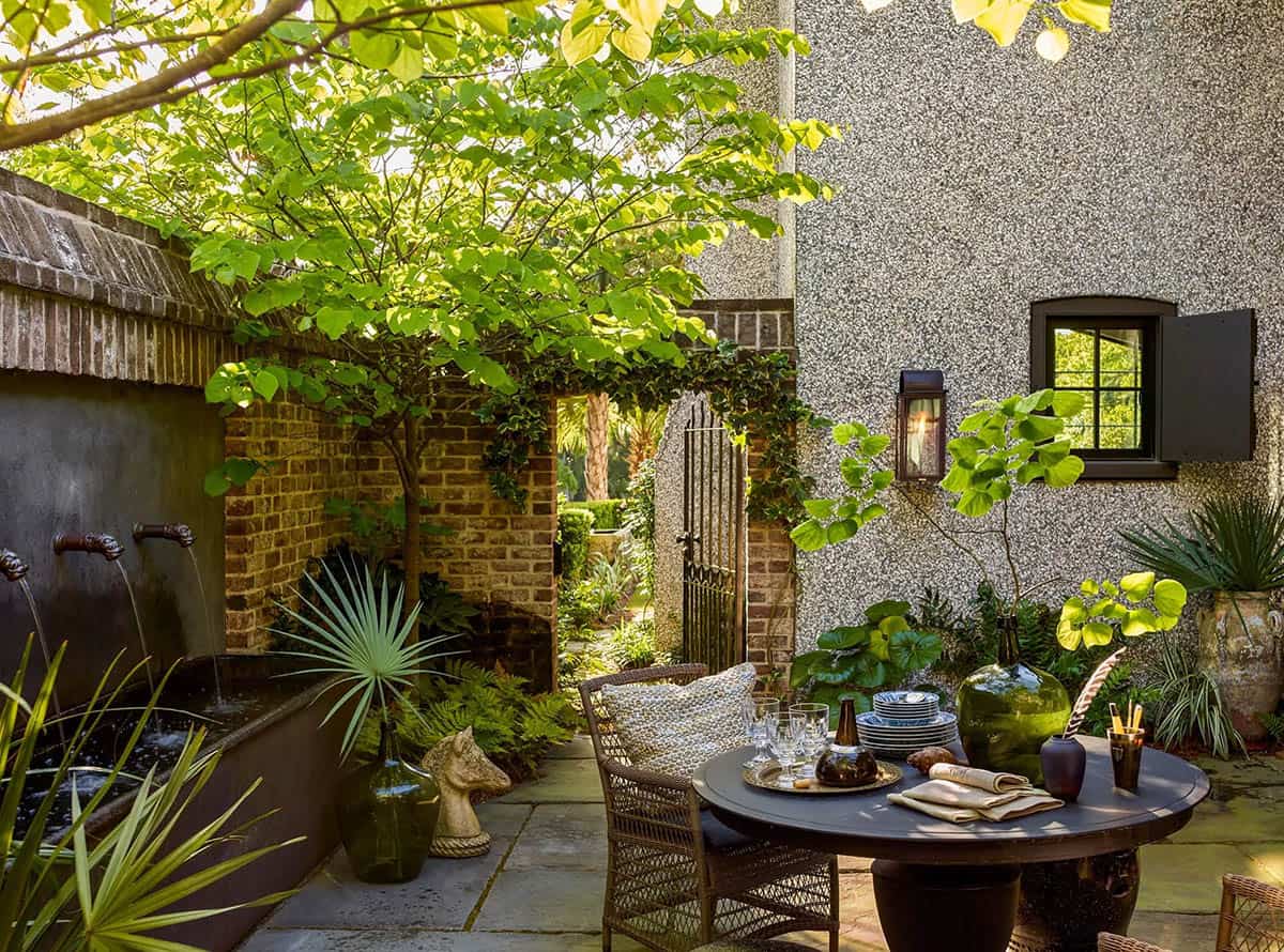 island retreat courtyard with alfresco dining