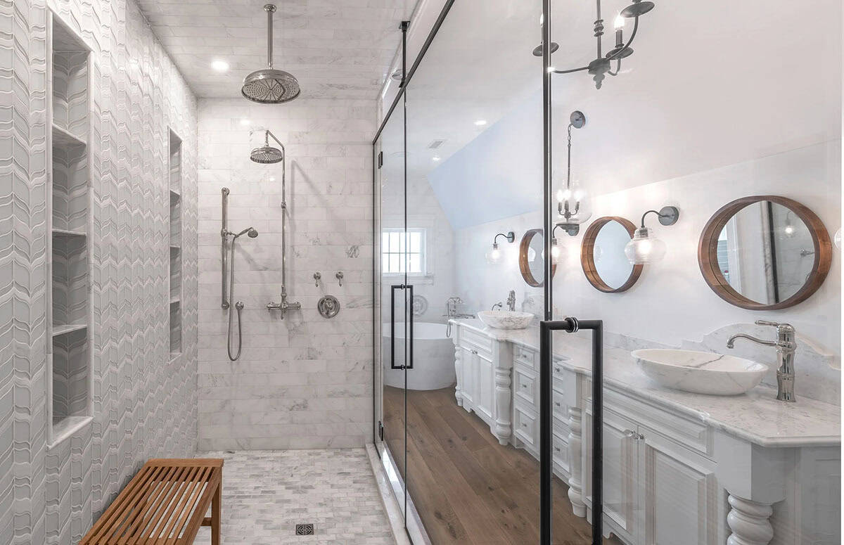 beach style bathroom