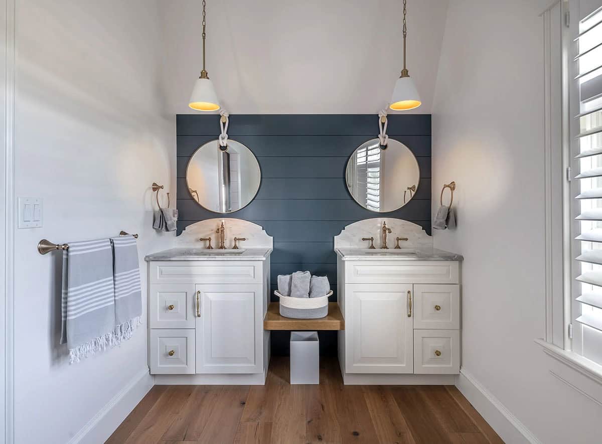 beach style bathroom