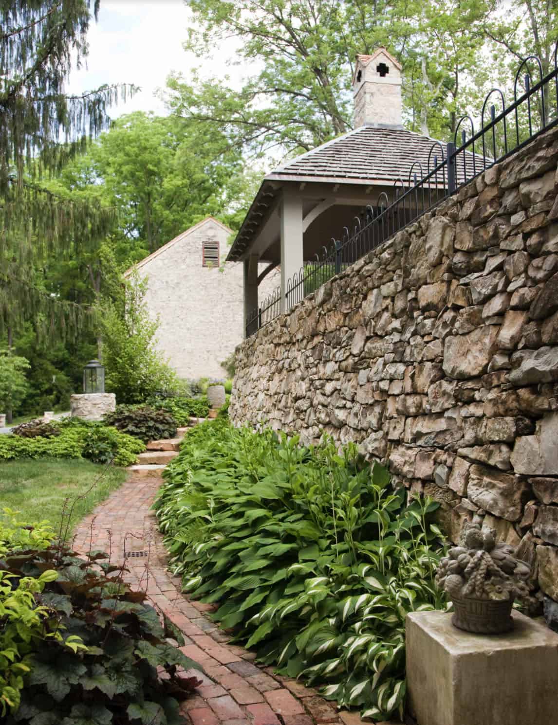 farmhouse exterior landscape