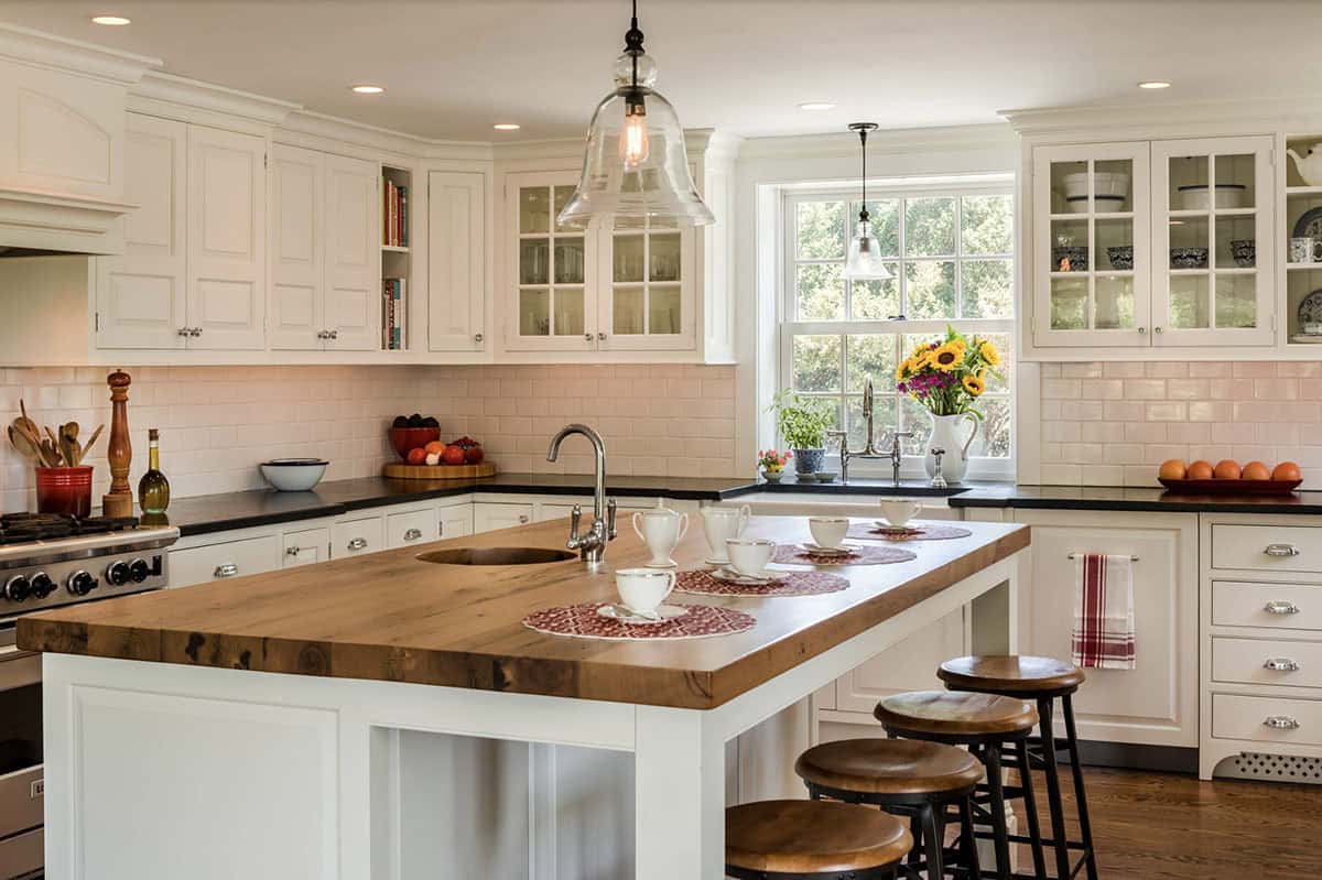 farmhouse style kitchen