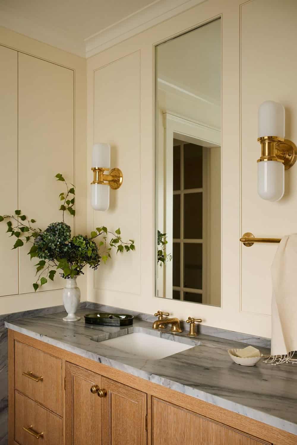 contemporary bathroom with a vanity