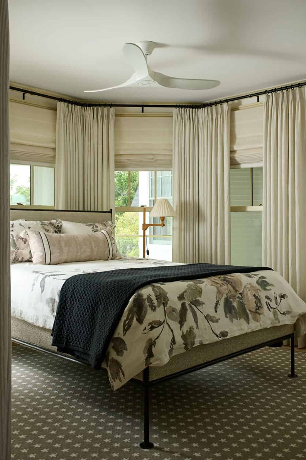 contemporary bedroom