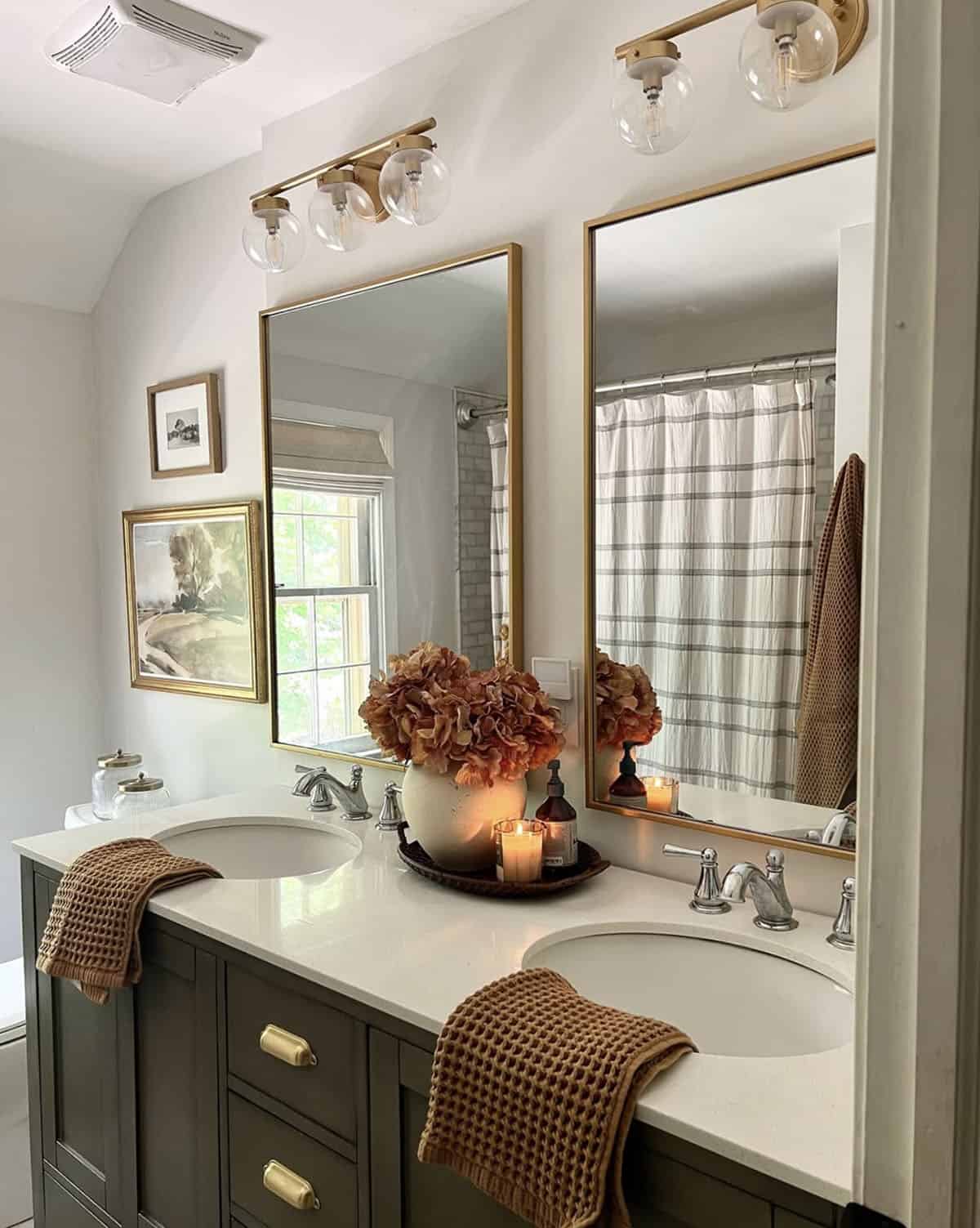 bathroom with fall decorations