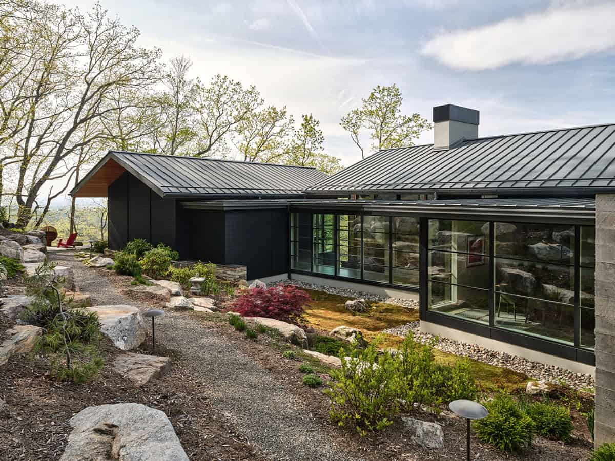 Japanese-inspired mountain house exterior