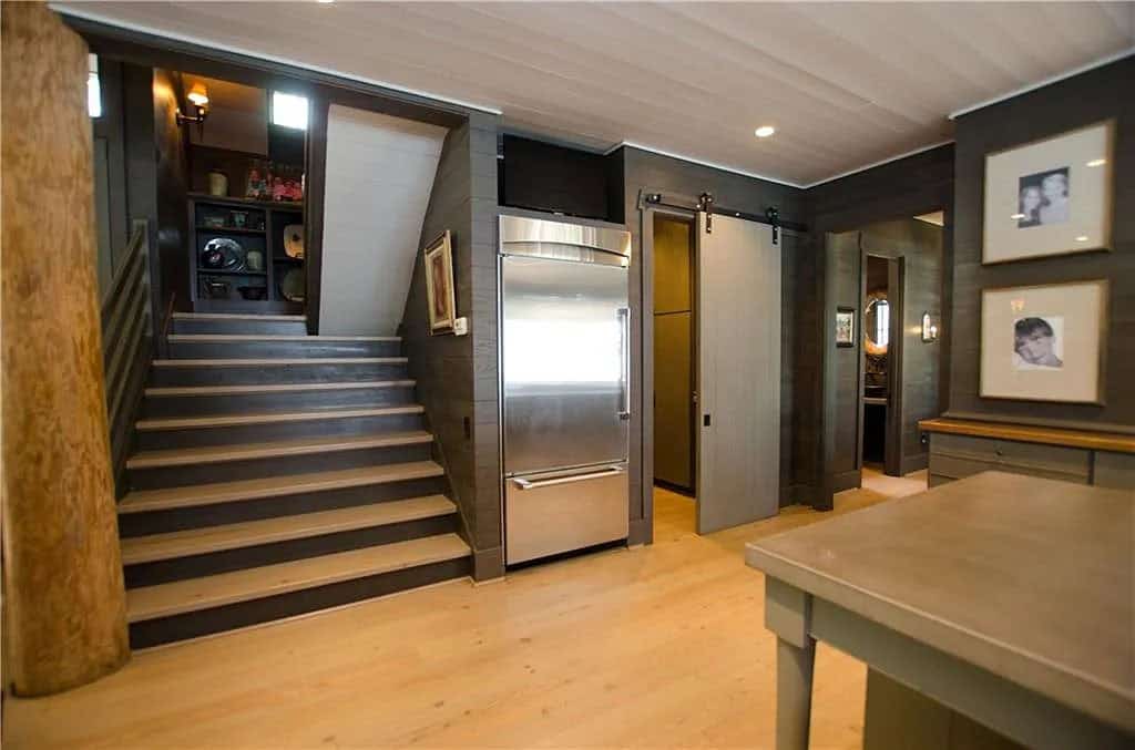transitional style kitchen