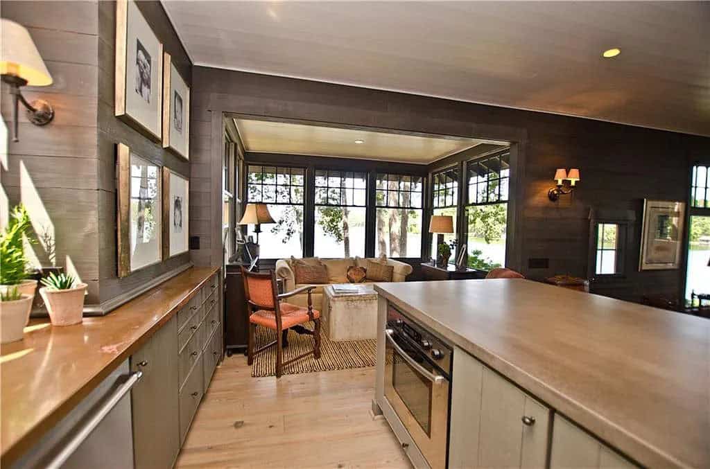 transitional style kitchen
