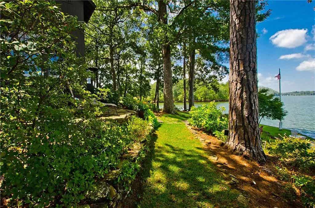 rustic lake house exterior landscaping