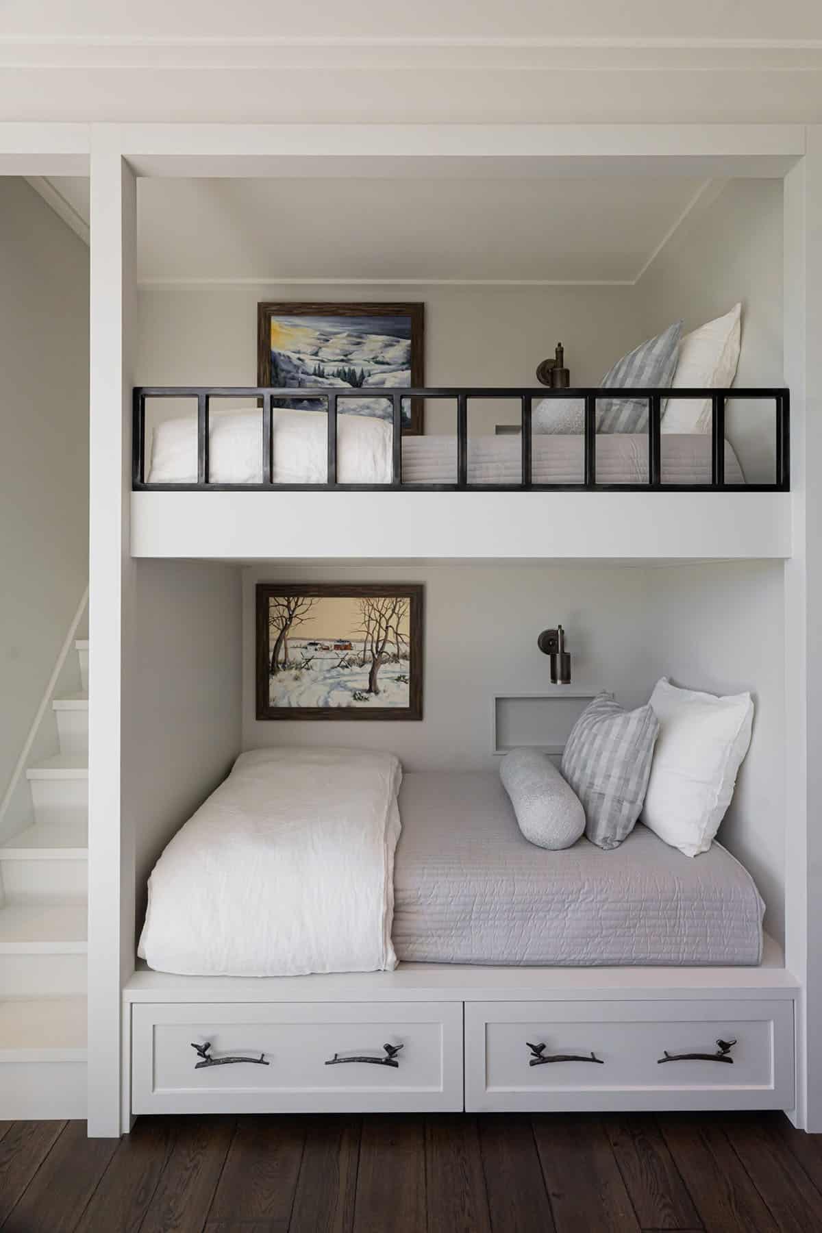 transitional style bunk bedroom