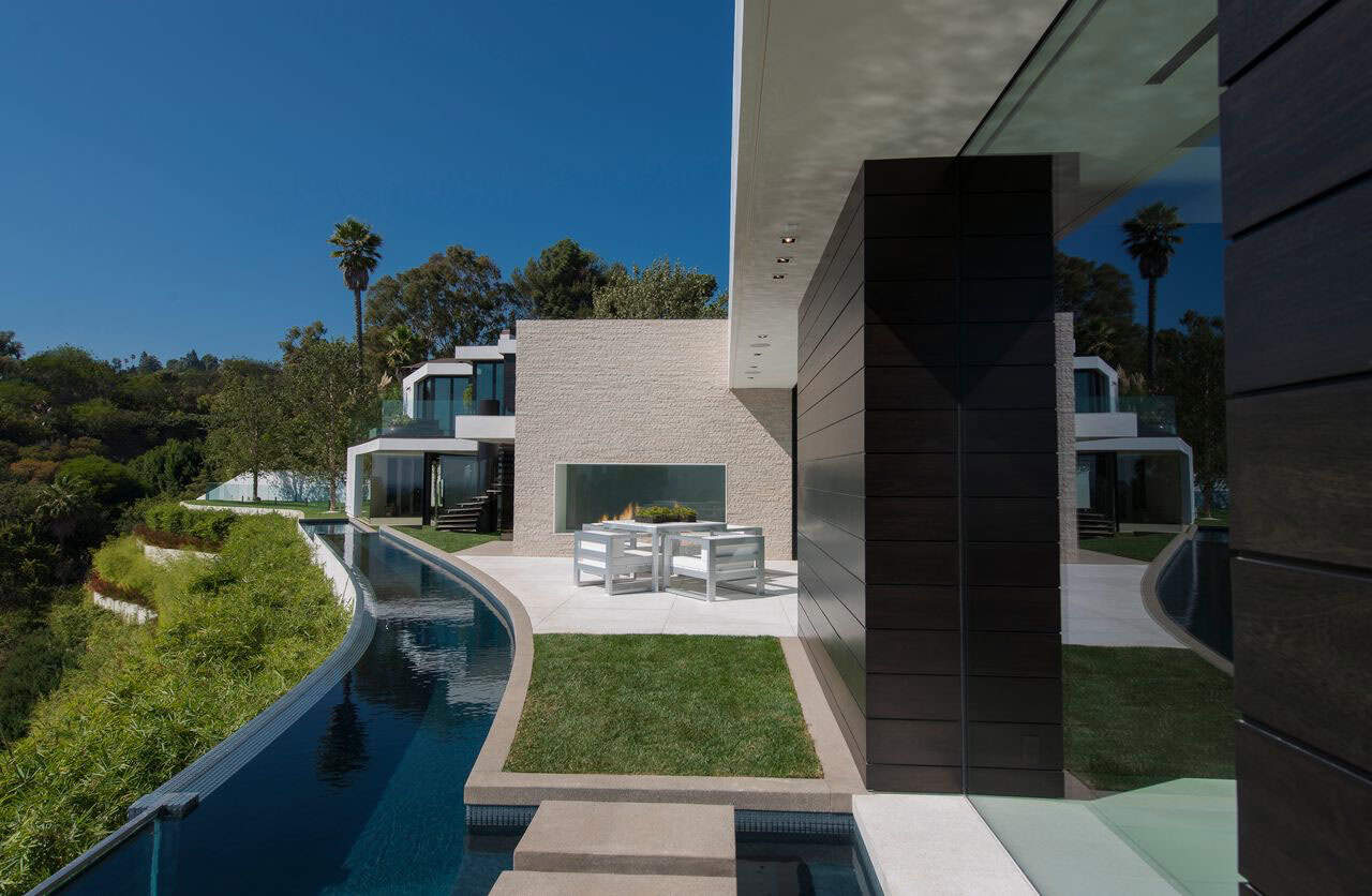 modern home exterior landscaping