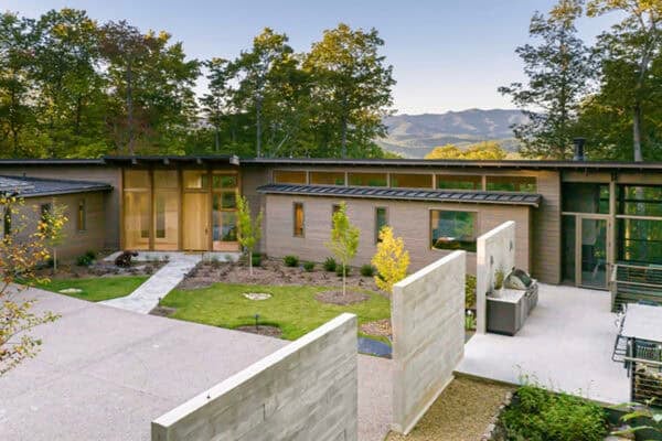 featured posts image for This North Carolina home finds refuge in the peaceful Blue Ridge Mountains