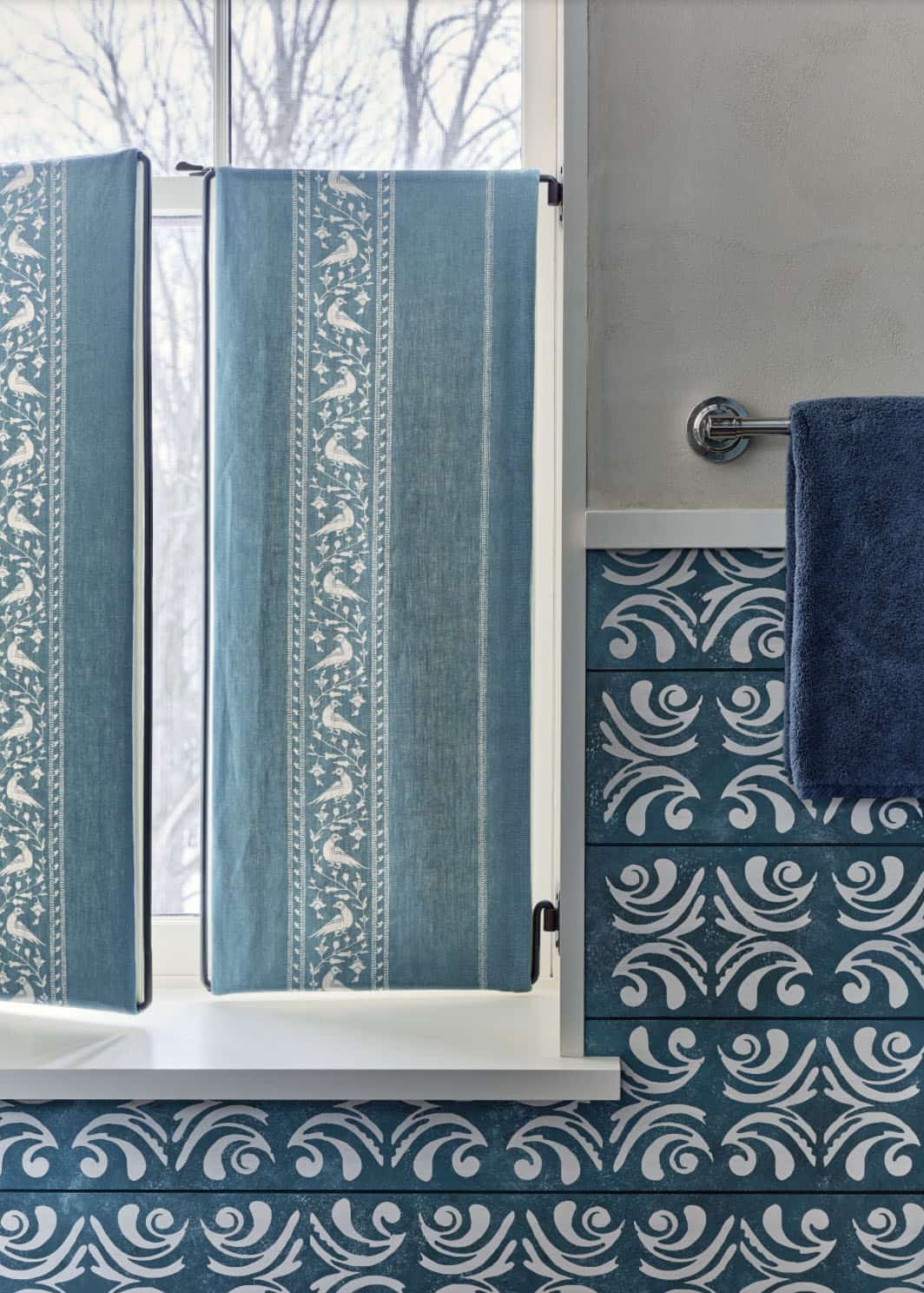 farmhouse style bathroom wallpaper detail