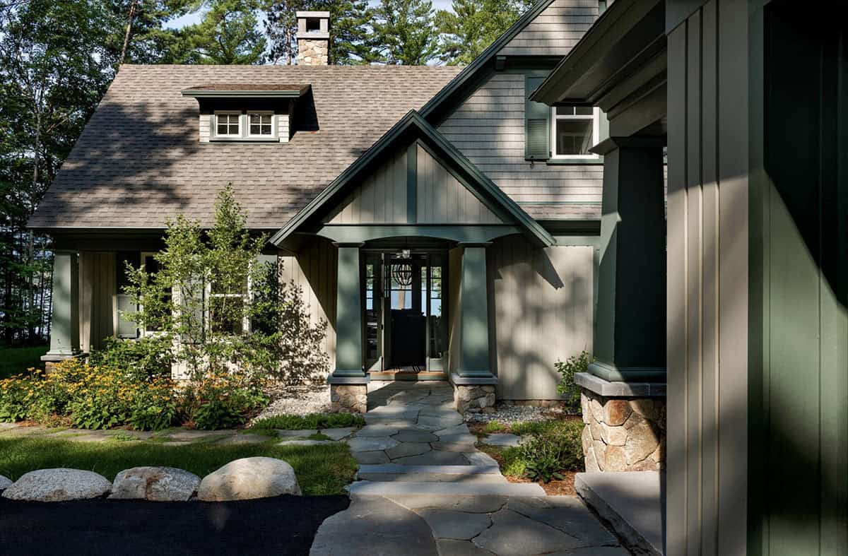 Craftsman home exterior entry