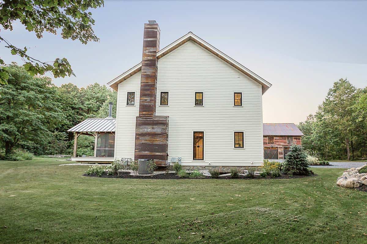 barn house exterior
