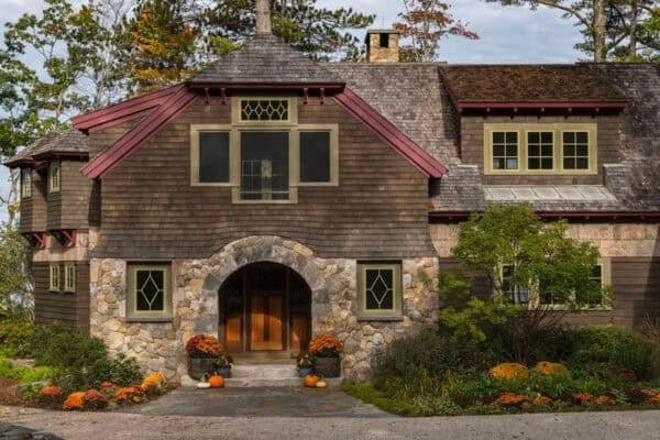 featured posts image for Tour this charming lakeside cottage on a picturesque New Hampshire lake