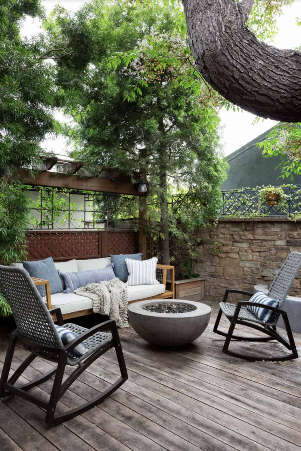 25 Stunning Small Back Deck Ideas For A Backyard Makeover