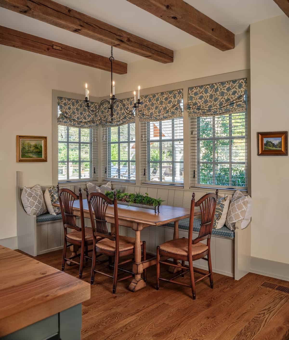 farmhouse style kitchen breakfast nook