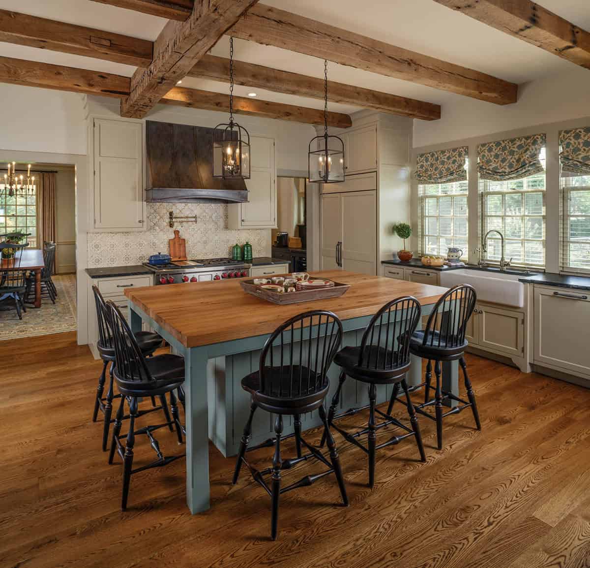 farmhouse style kitchen