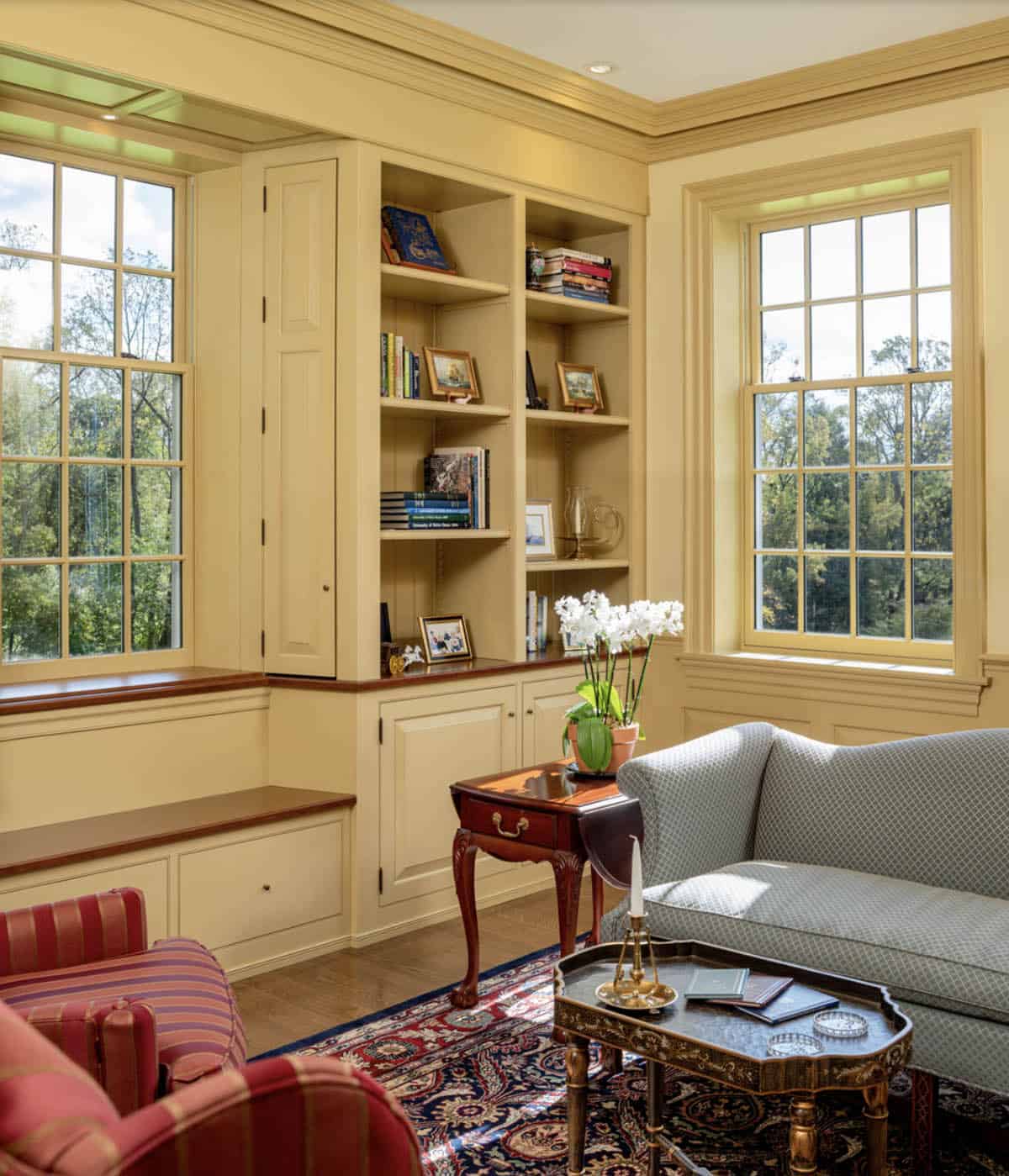 traditional style living room