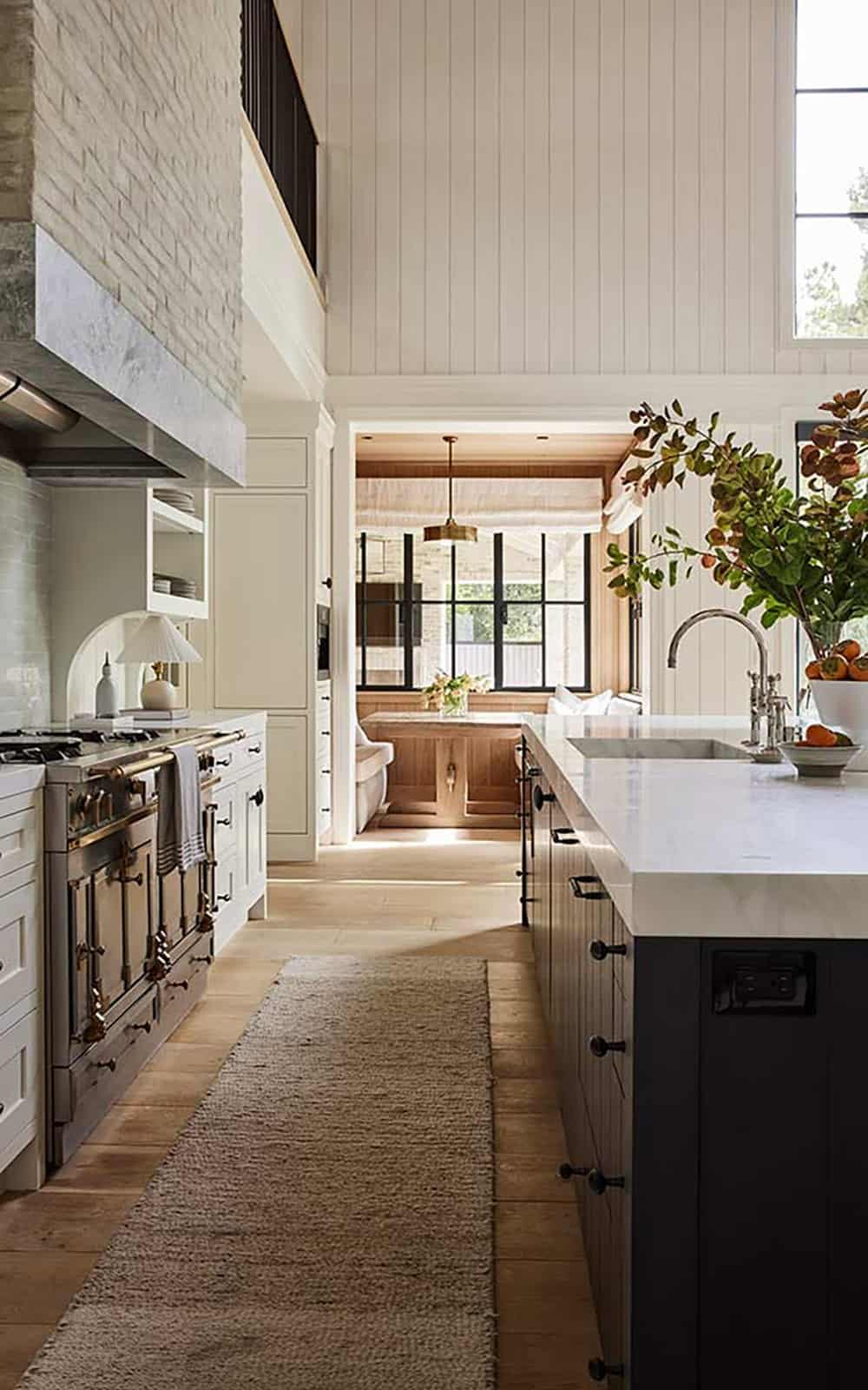 transitiional style kitchen