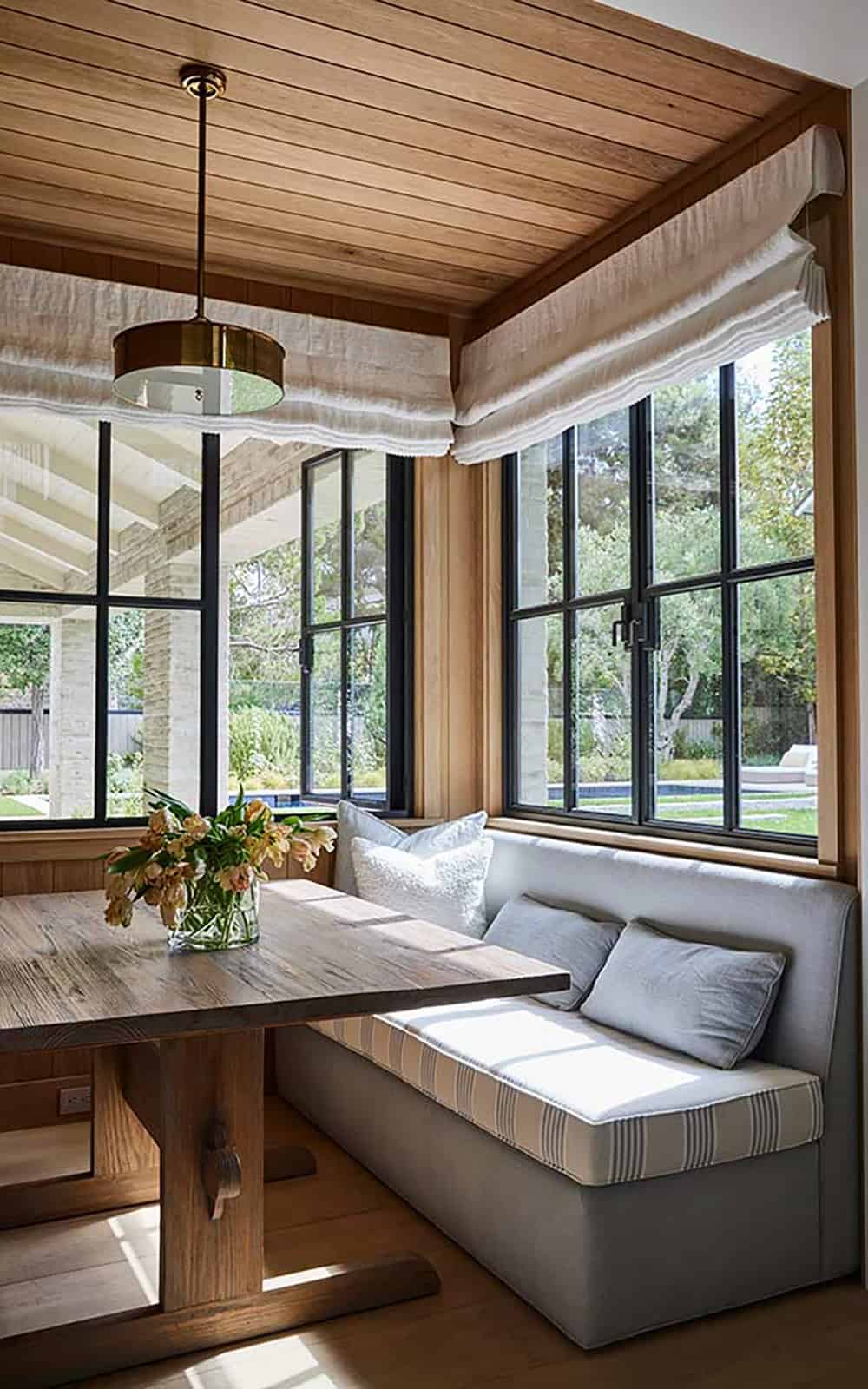 transitiional style dining nook with a built-in banquette