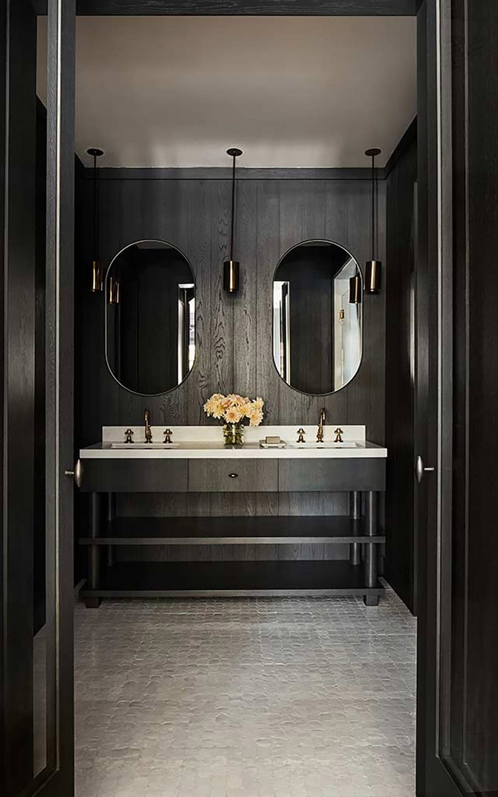 transitiional style bathroom