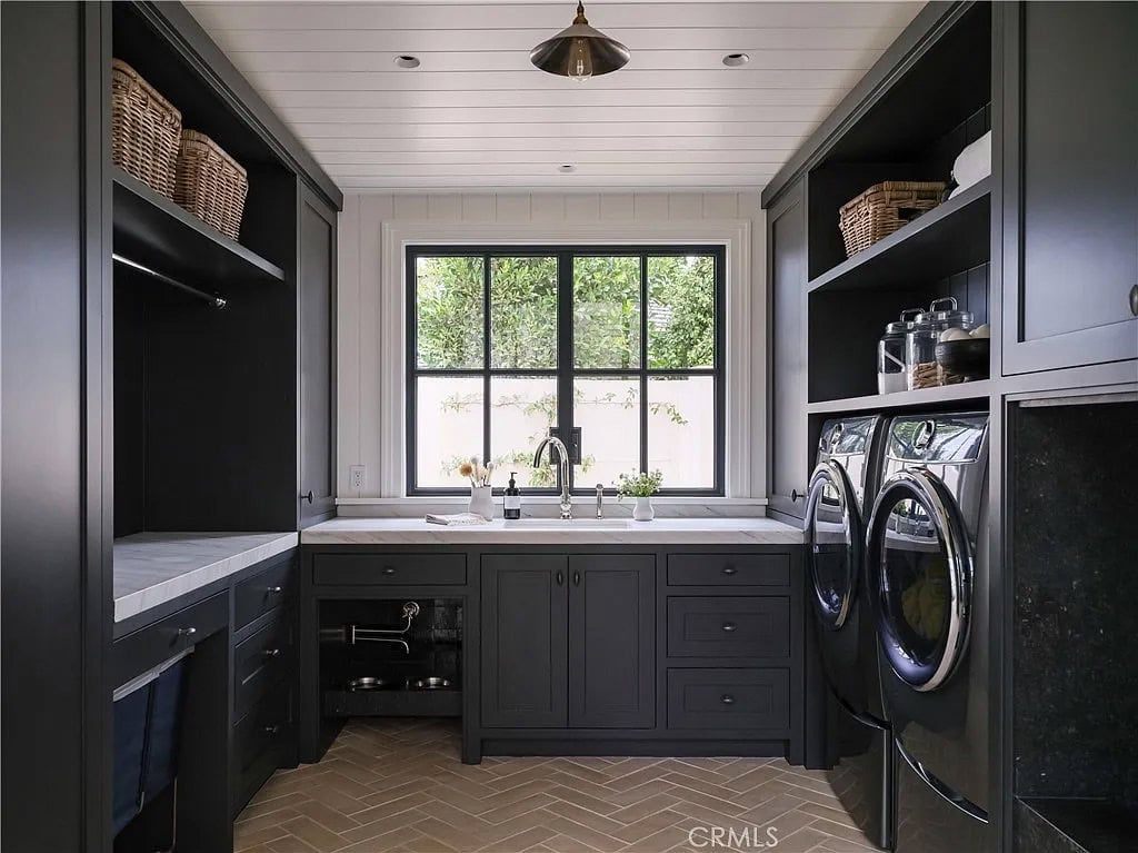 transitiional style laundry room