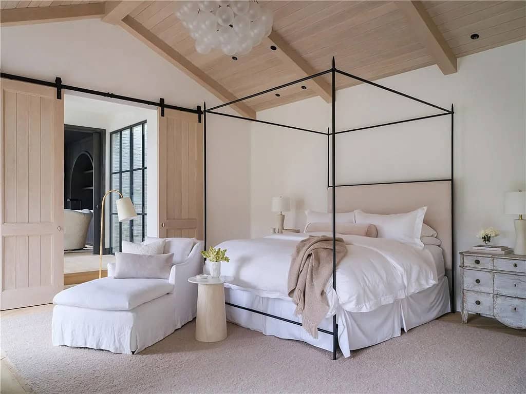 transitiional style bedroom