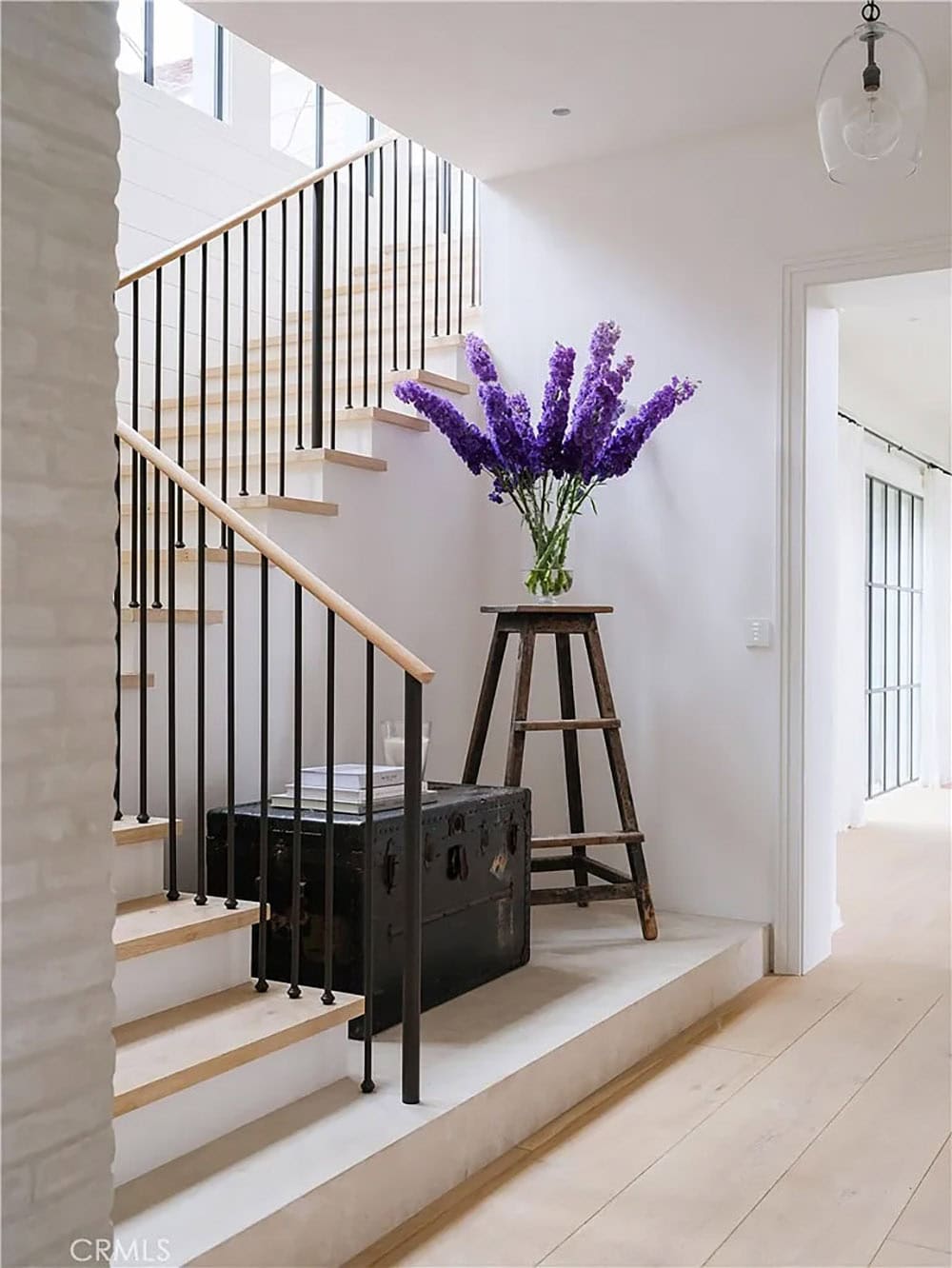 transitiional style staircase