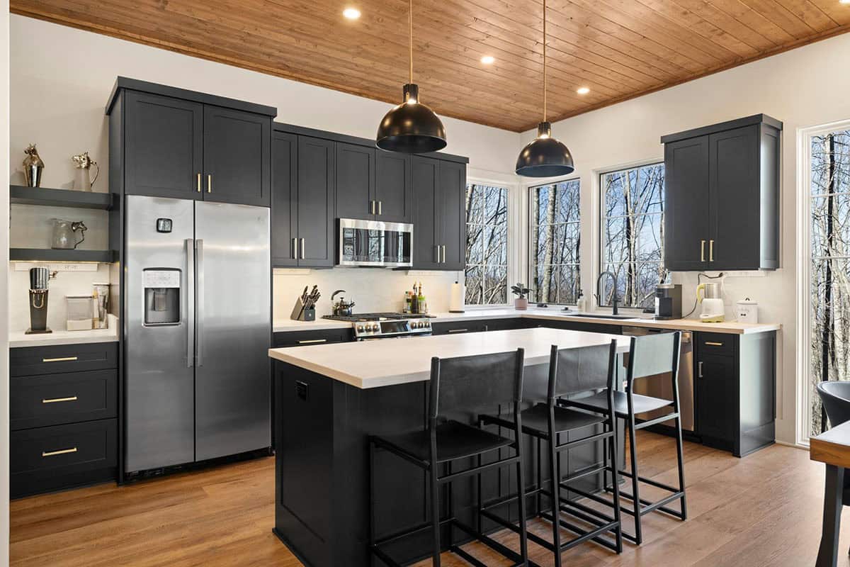 mountain cottage kitchen