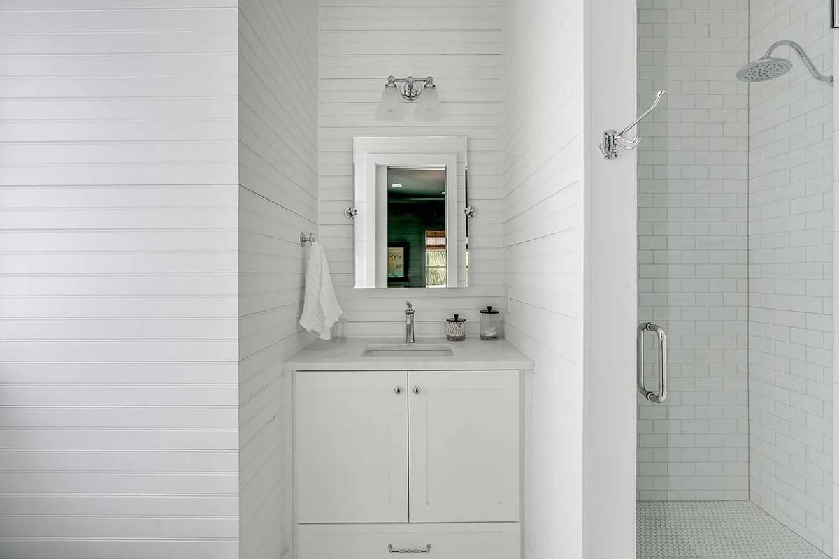 beach style bathroom