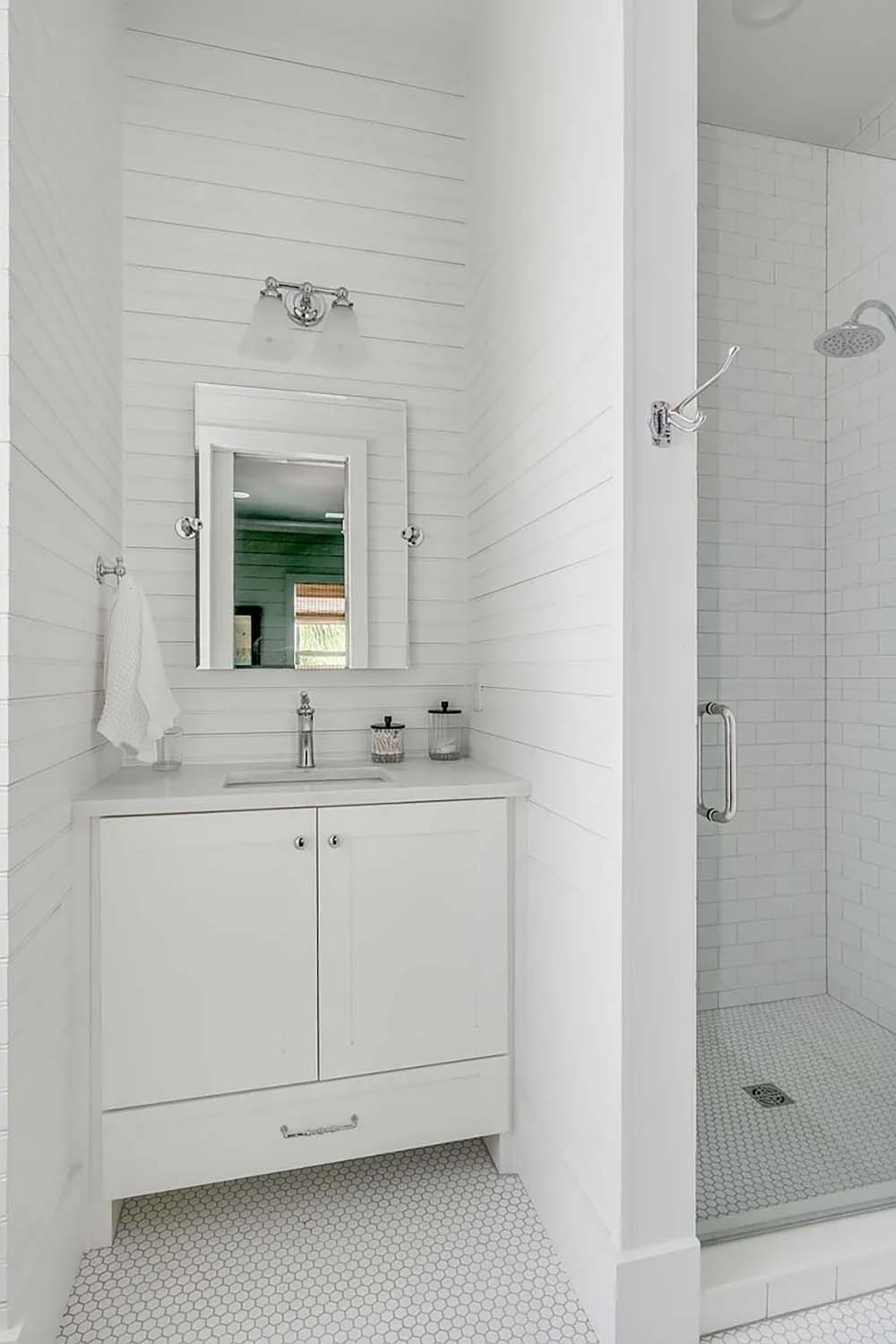 beach style bathroom