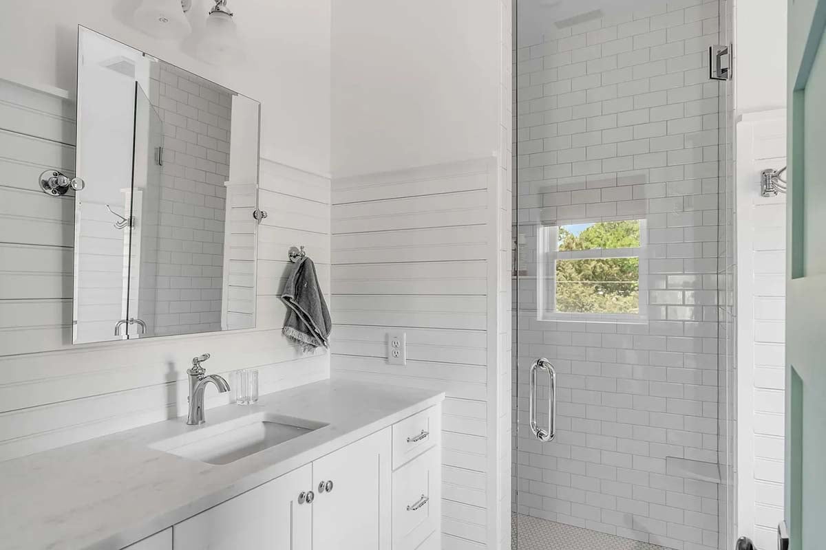 beach style bathroom