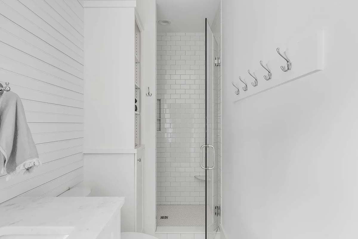 beach style bathroom