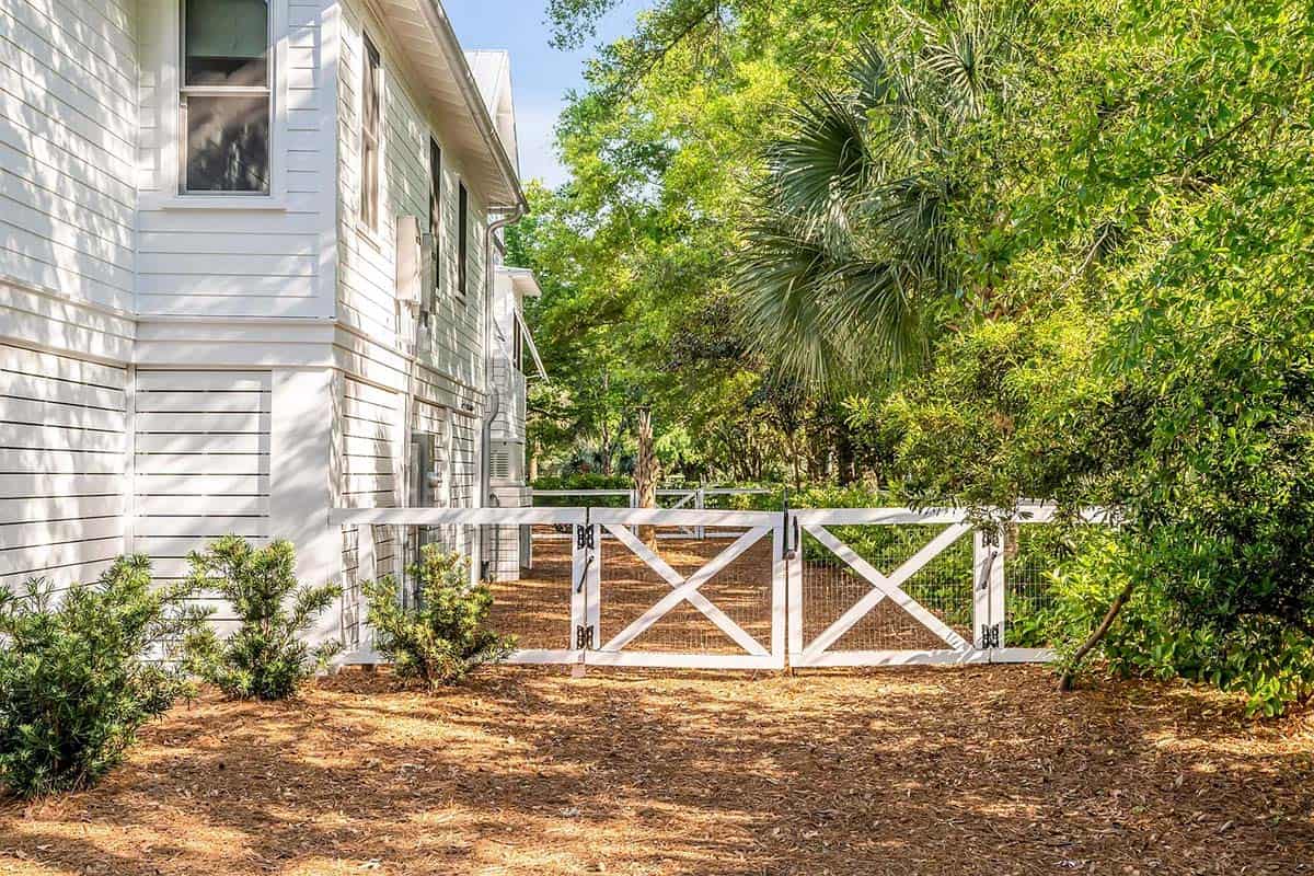 coastal style house exterior landscape view