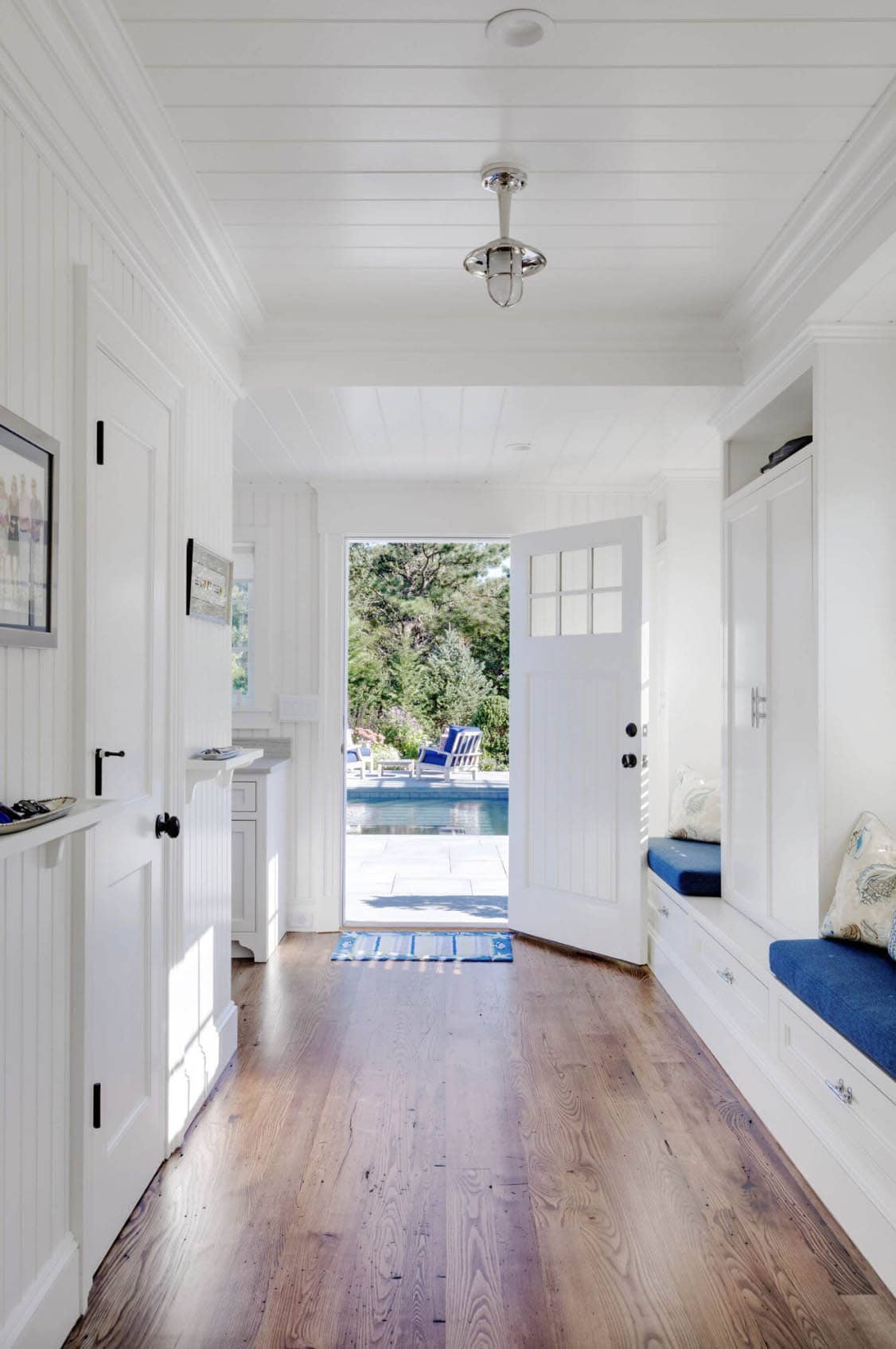 beach style home entry