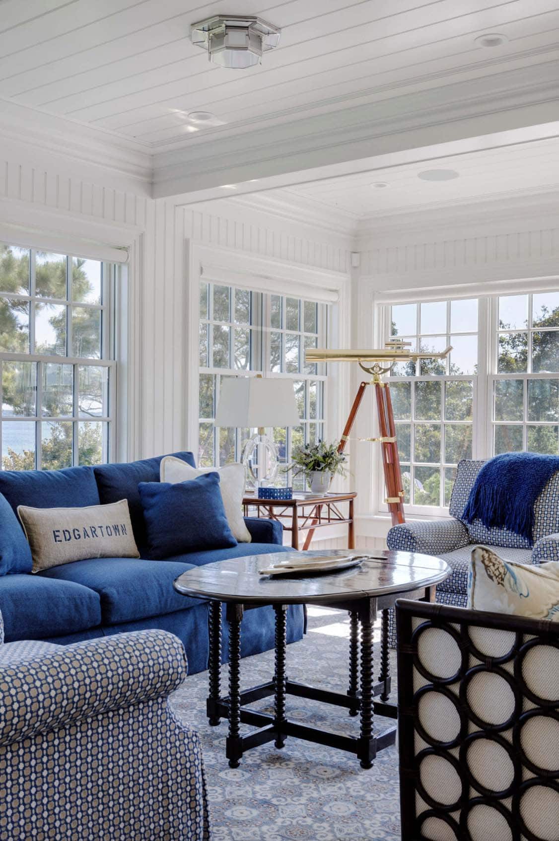 beach style family room