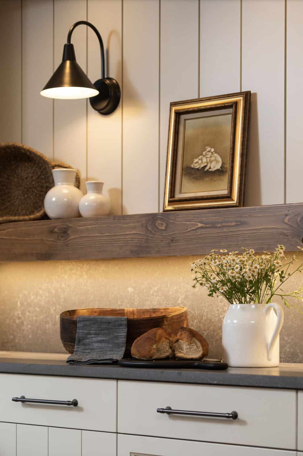 coastal style home bar detail