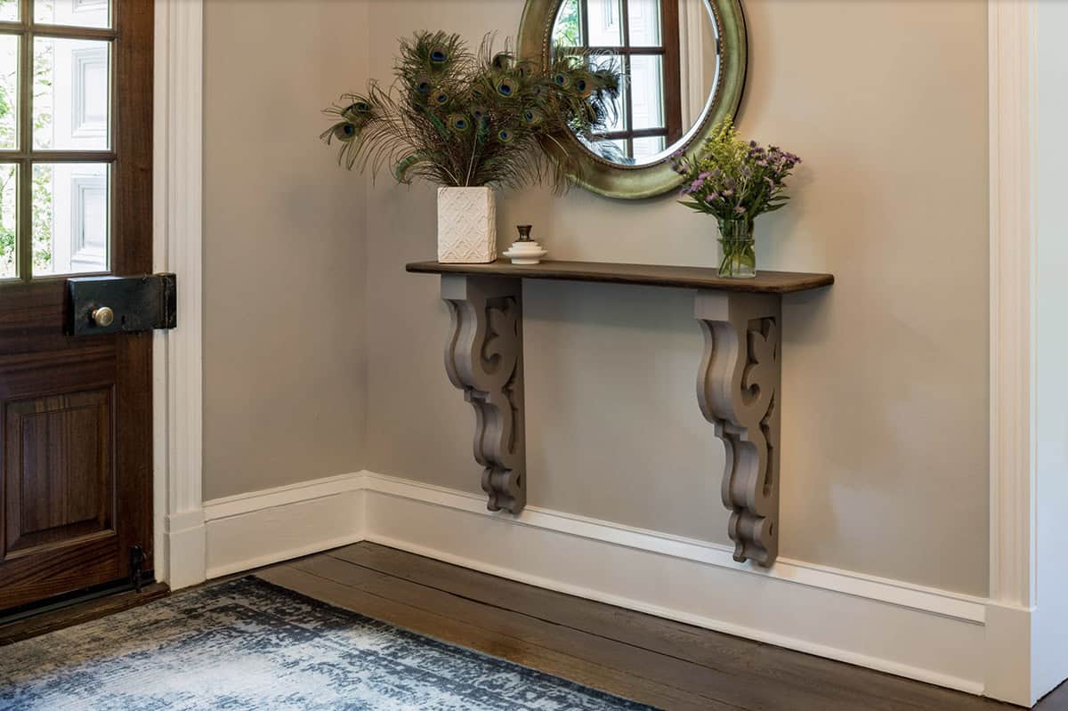 colonial-style farmhouse entry