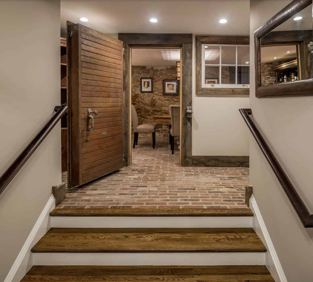 colonial-style farmhouse staircase