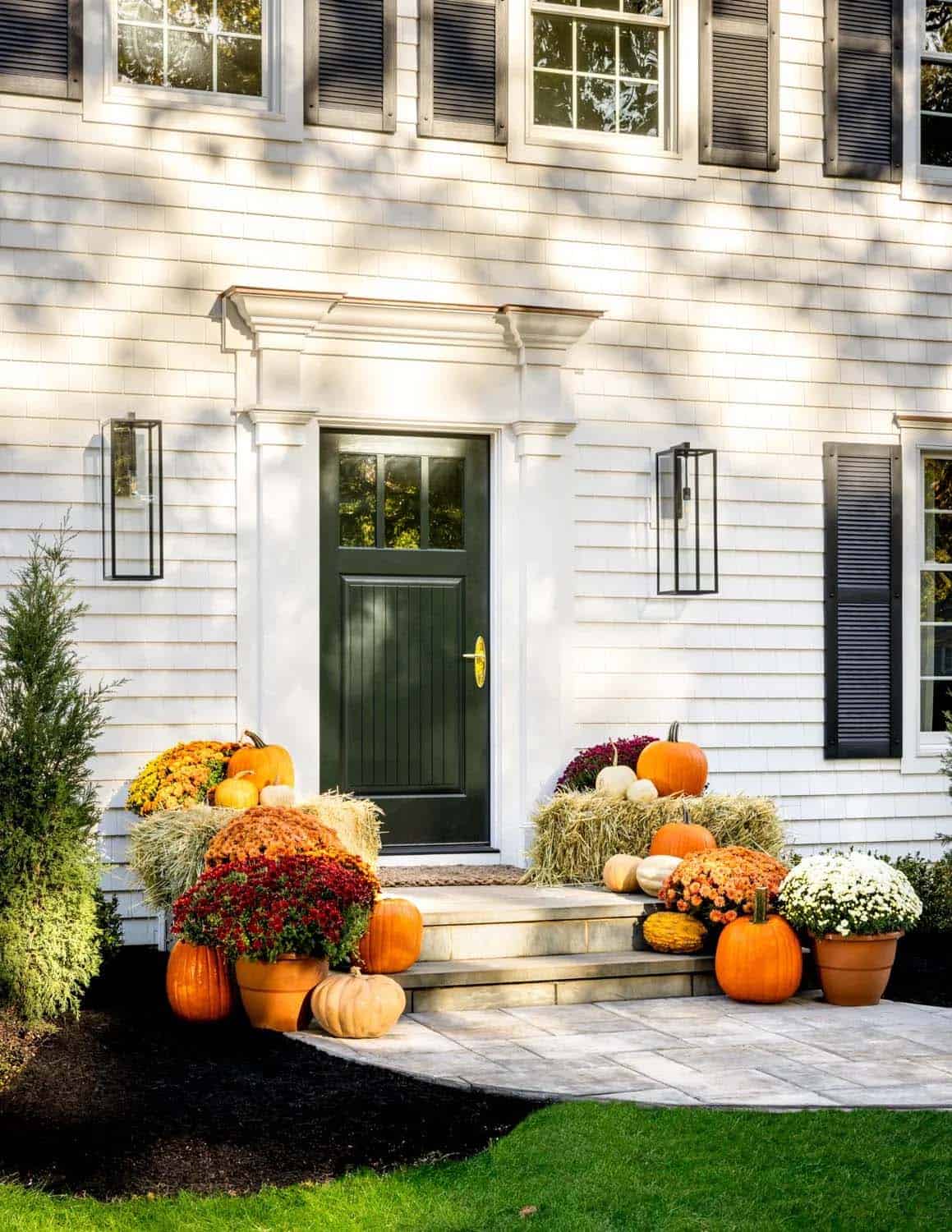 colonial-style farmhouse home entry