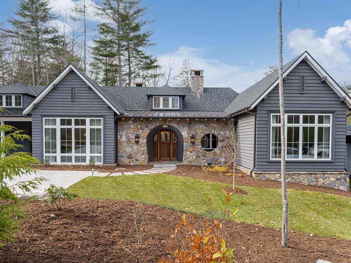 contemporary farmhouse home exterior