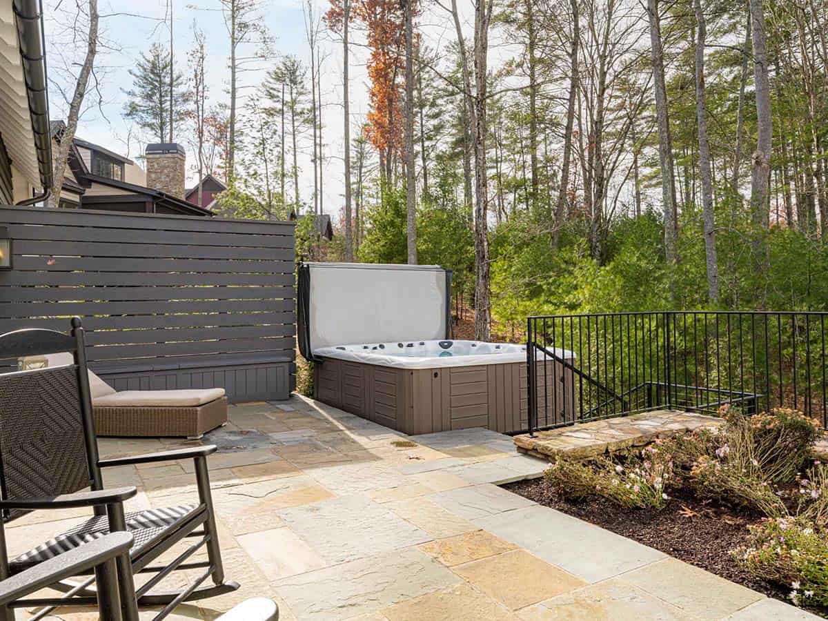 contemporary farmhouse home exterior patio