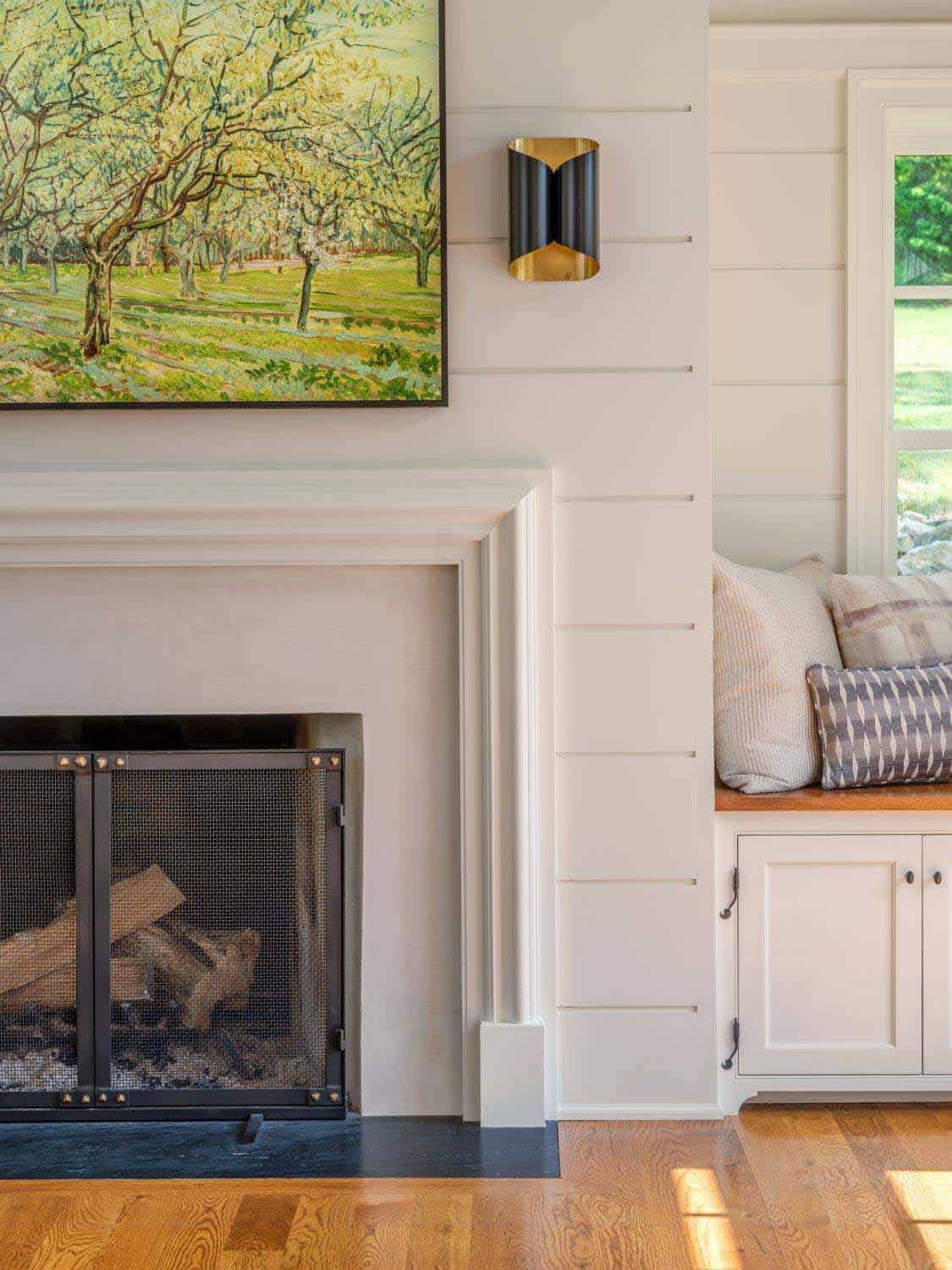 traditonal style living room with a fireplace
