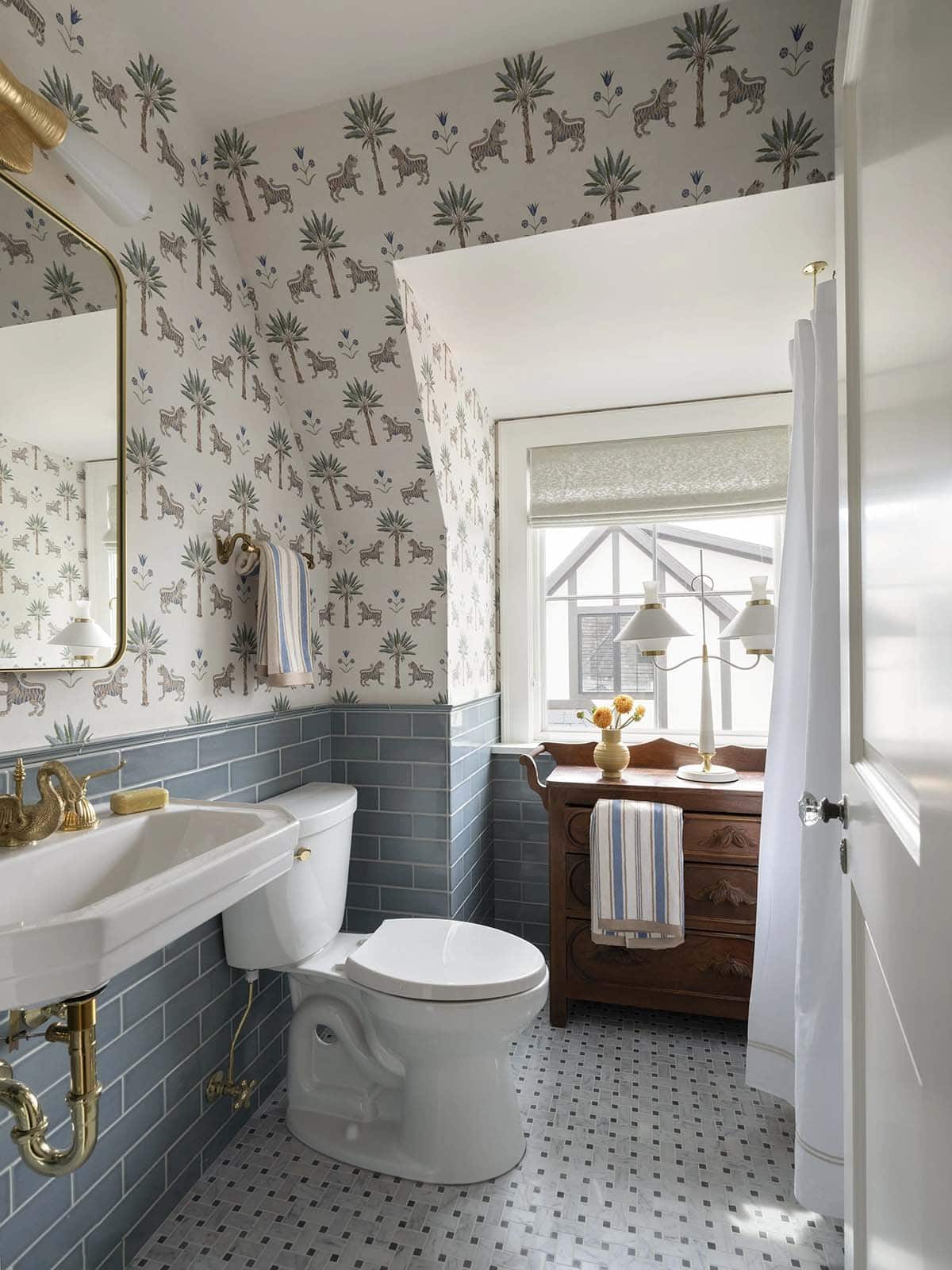 contemporary bathroom