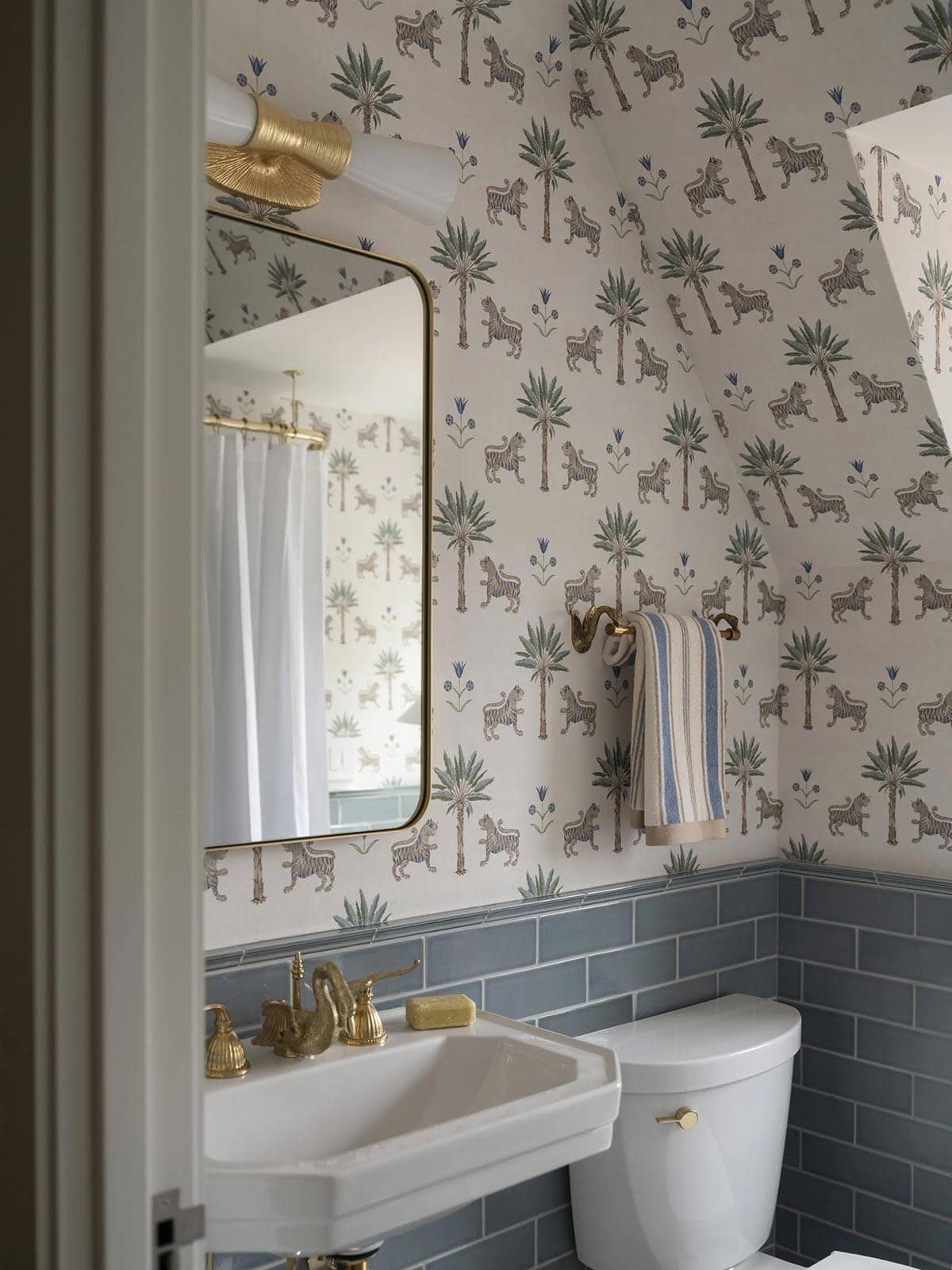 contemporary bathroom