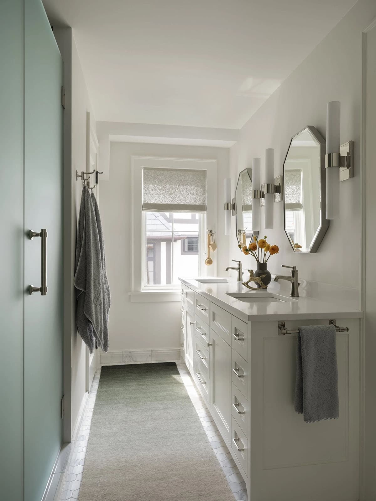 contemporary bathroom
