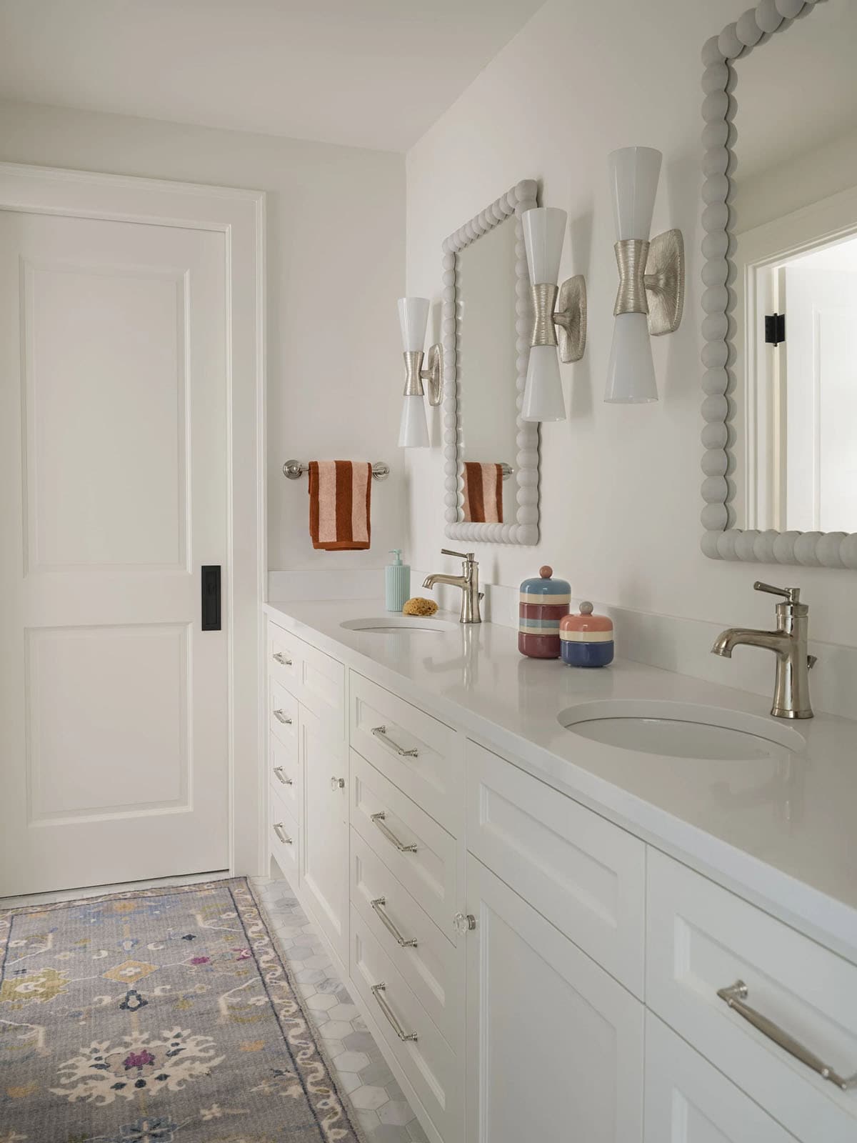 contemporary bathroom