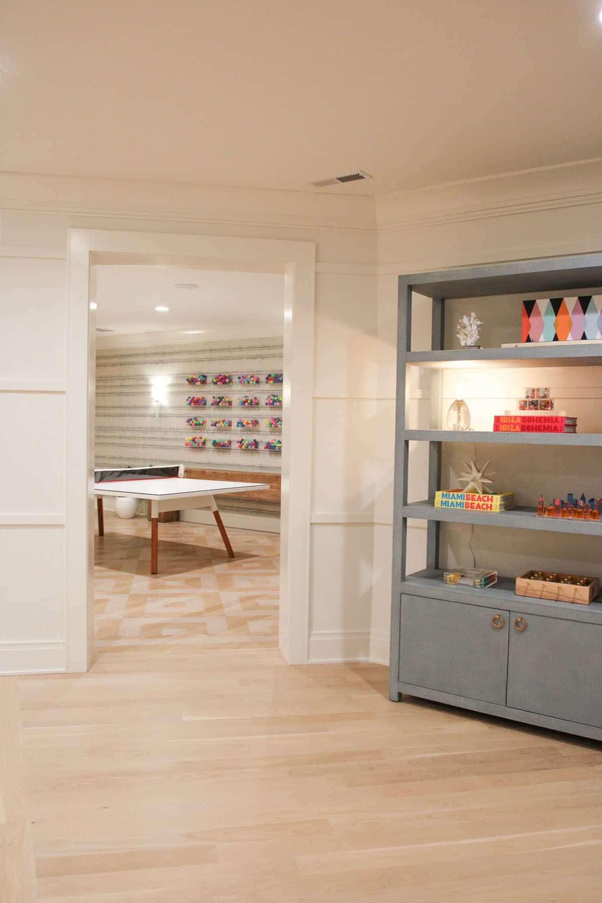 contemporary game room